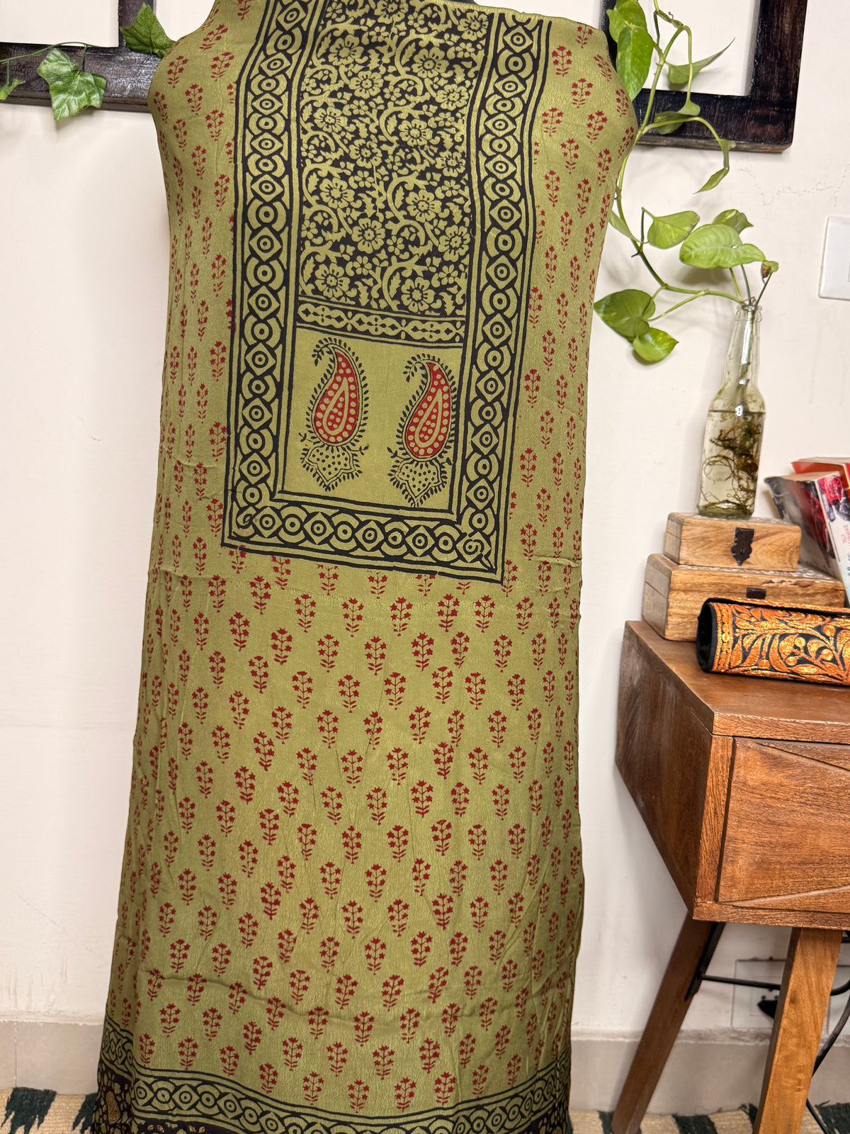 Premium Bagh Crepe Unstitched Kurta ✨